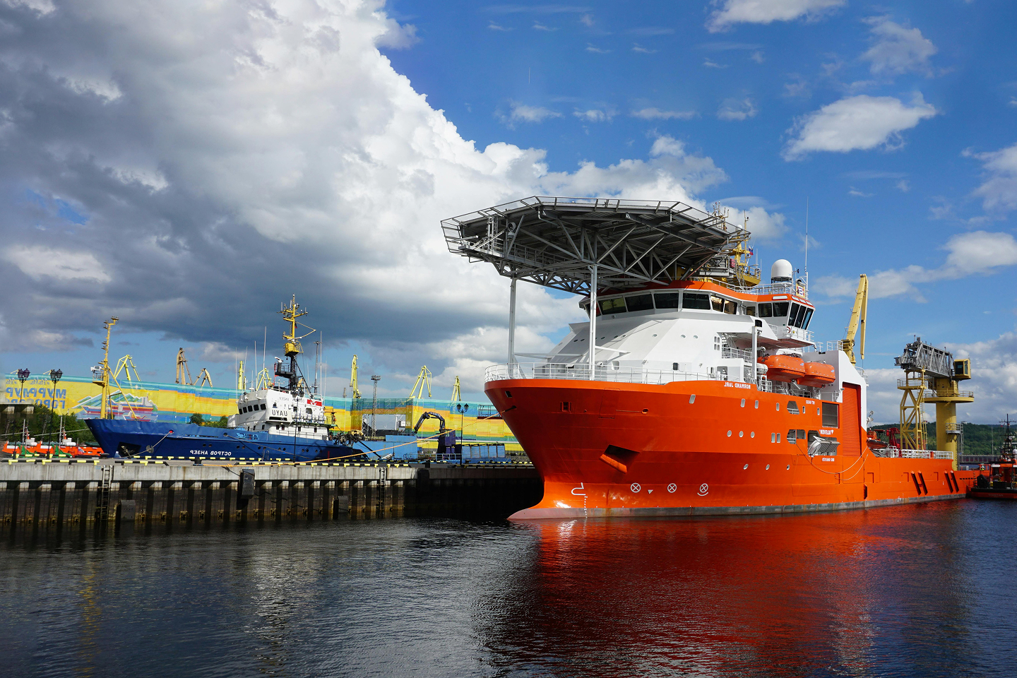 Marine offshore vessel